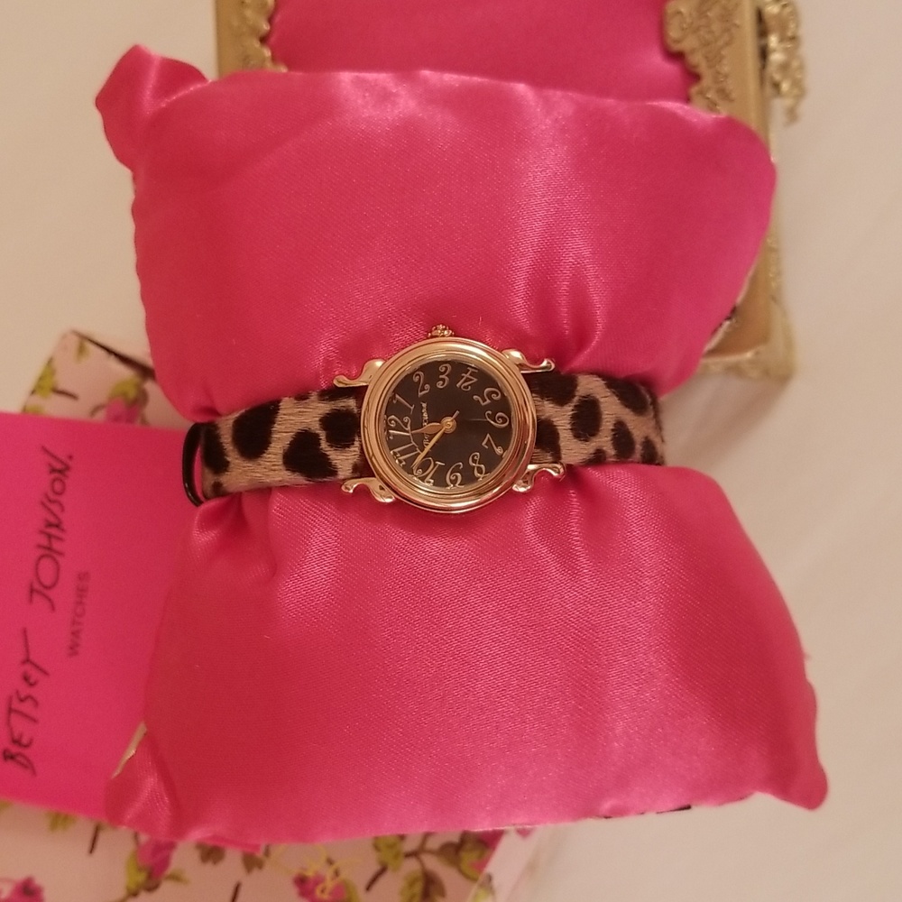 💝Betsey Johnson Tassel Watch w/ Leopard Print Band - Picture 3 of 11